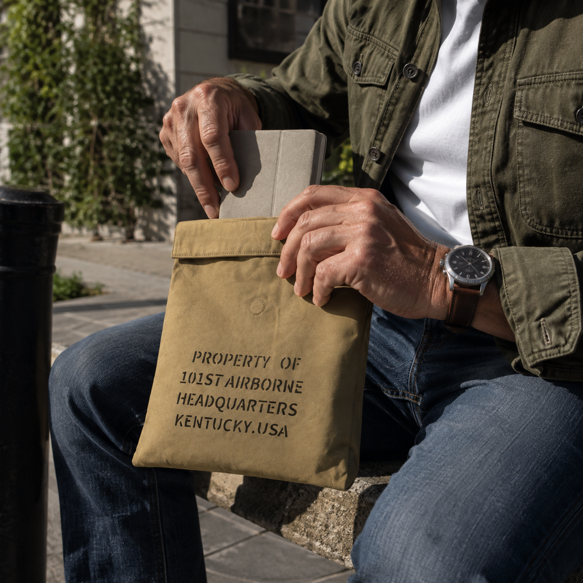 DAN | THE NOSTALGIA CARRY-ALL BAG