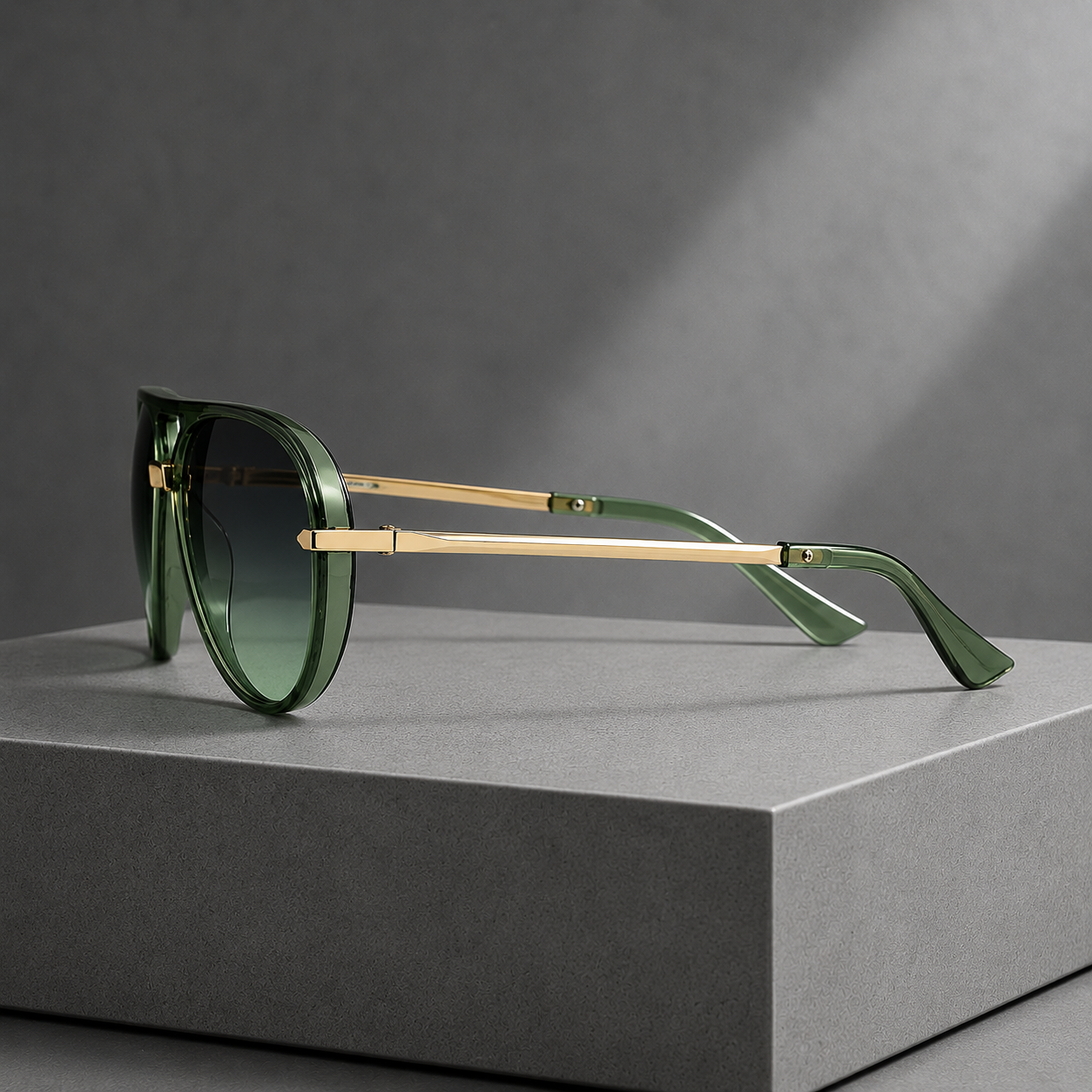 DAN | OMBRA PILOT 001