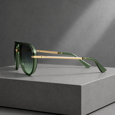 DAN | OMBRA PILOT 001