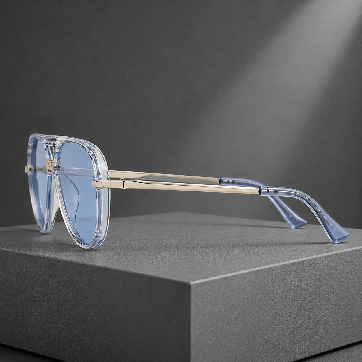 DAN | OMBRA PILOT 001