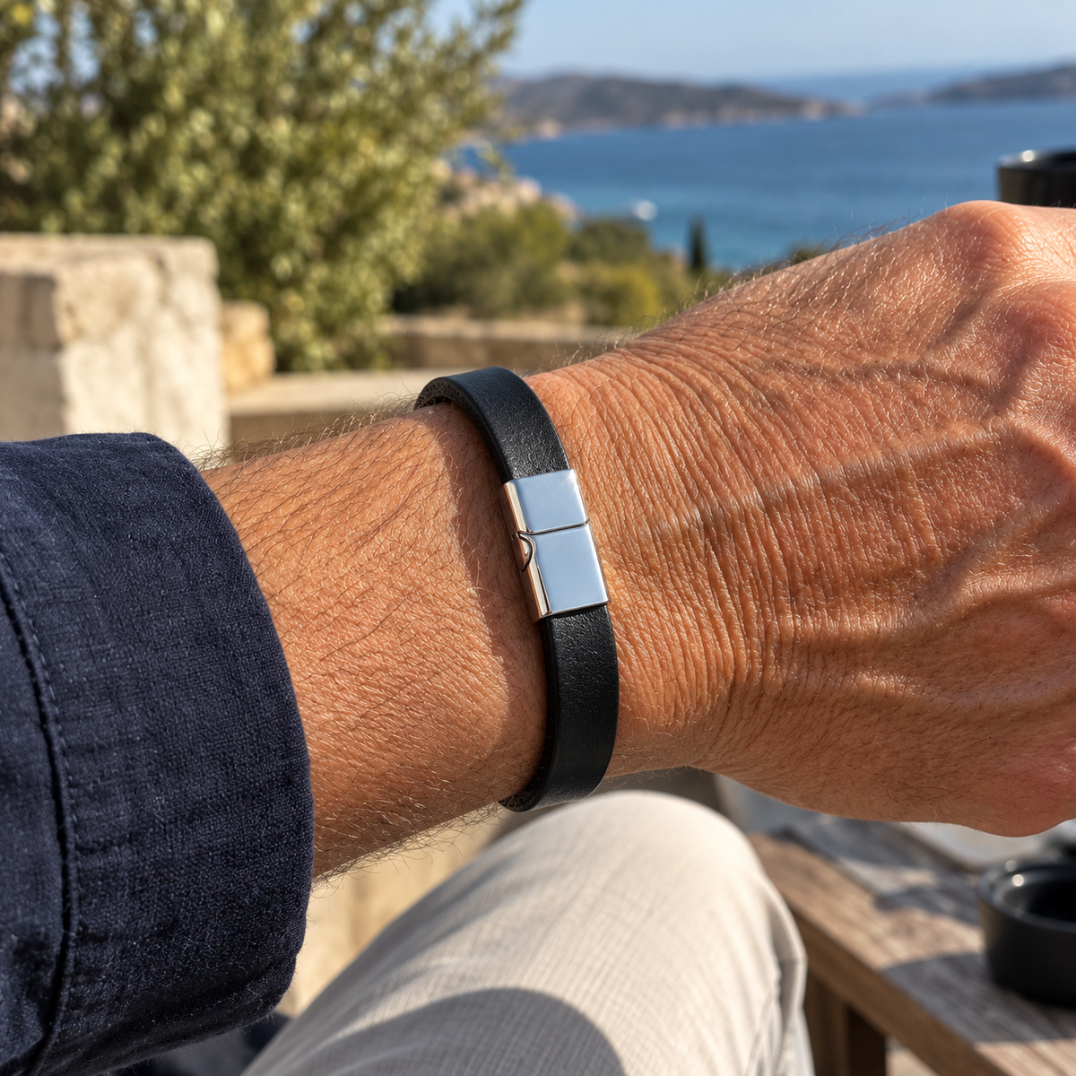 REID | THE LEATHER CLASP BRACELET