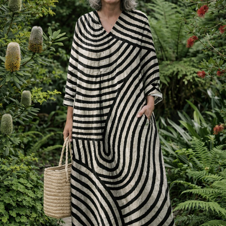 The Vintage Circle Line Art Midi Dress